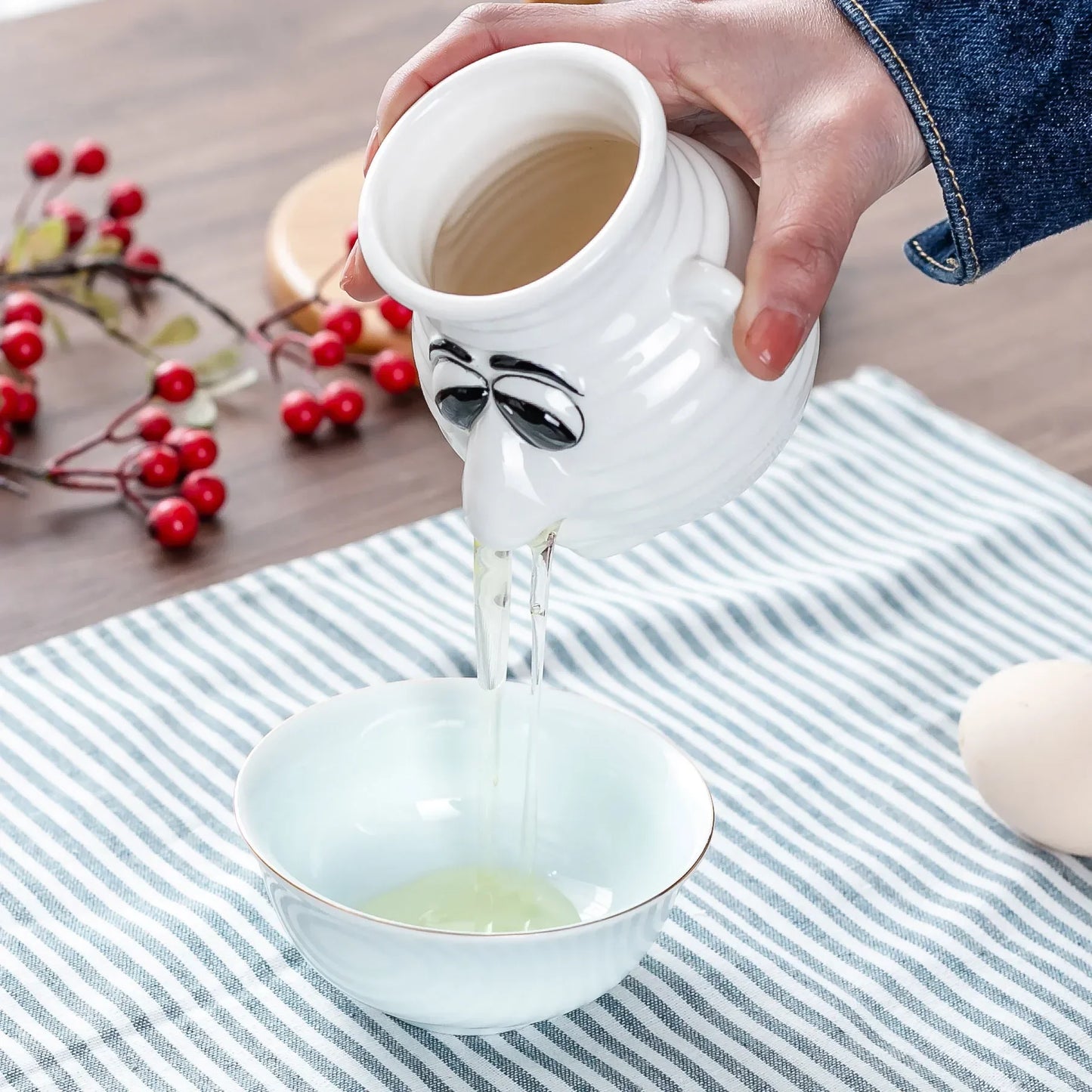 White Separation Tool – Ceramic Egg White Separator for Perfect Baking